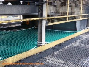 Conveyor safety net tie off